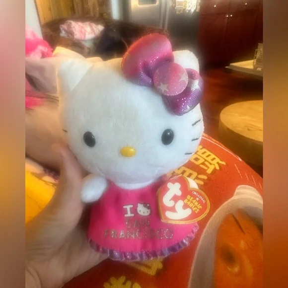 San Francisco small Hello Kitty Plush Set - Picture 6 of 11